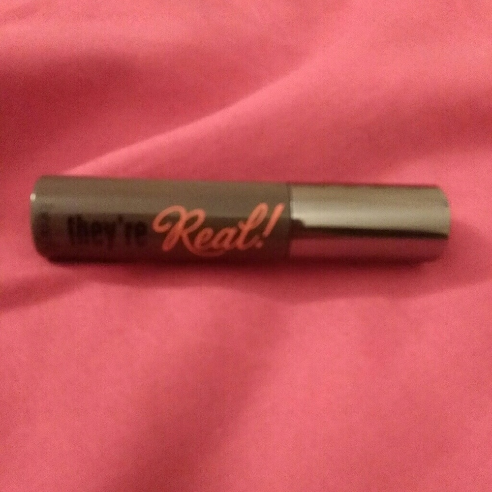 Benefit they're real mascara